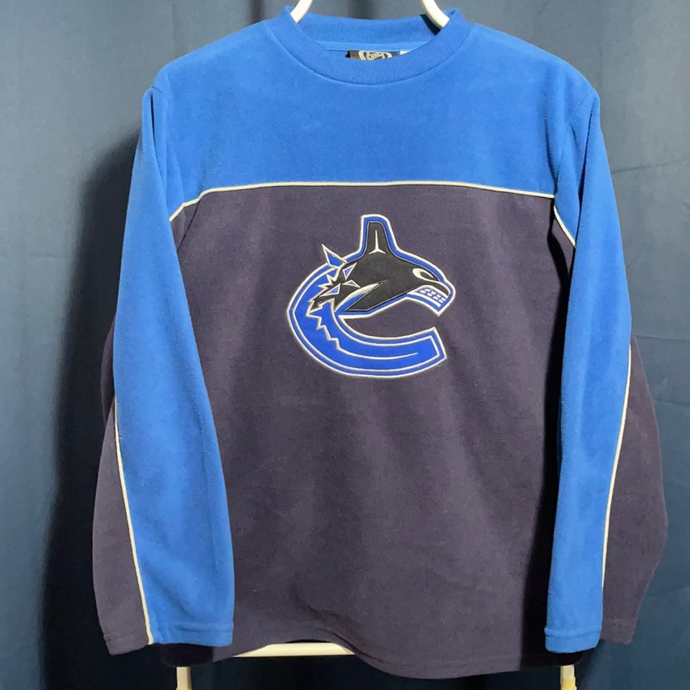 Vintage Vancouver Canucks fleece sweatshirt - size women’s M